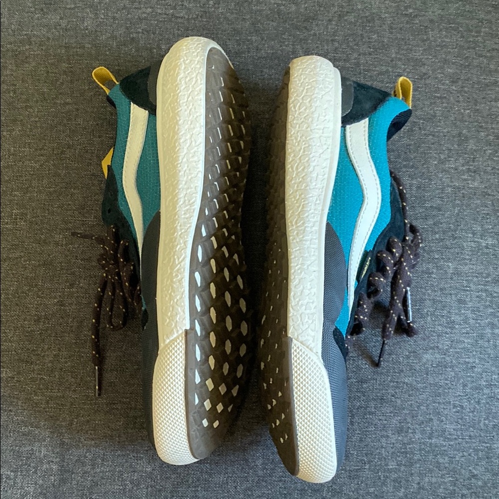 Vans Black and Blue Ultrarange EXO Sneakers with Athletic Design women’s size 7 - Picture 6 of 12